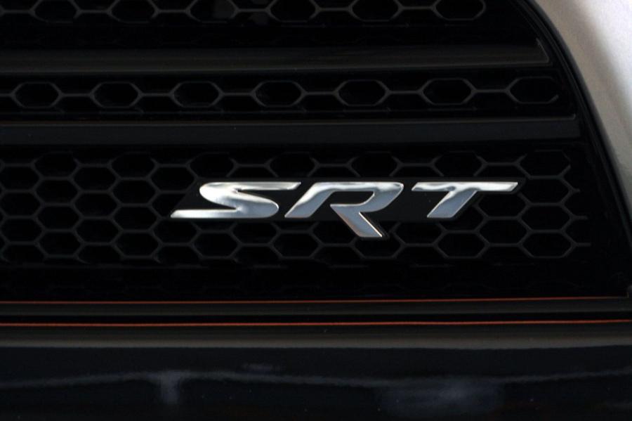  Dodge Charger SRT8 2012 года  (фото 8 из 60)